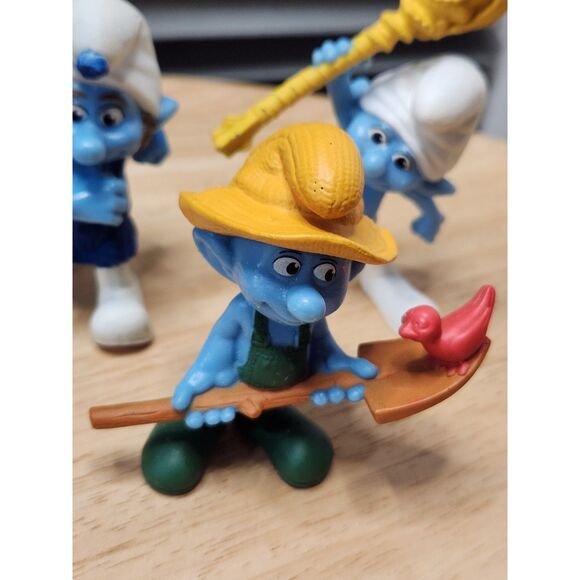 McDonald Smurf Toy Figurines 2011 - Picture 2 of 5